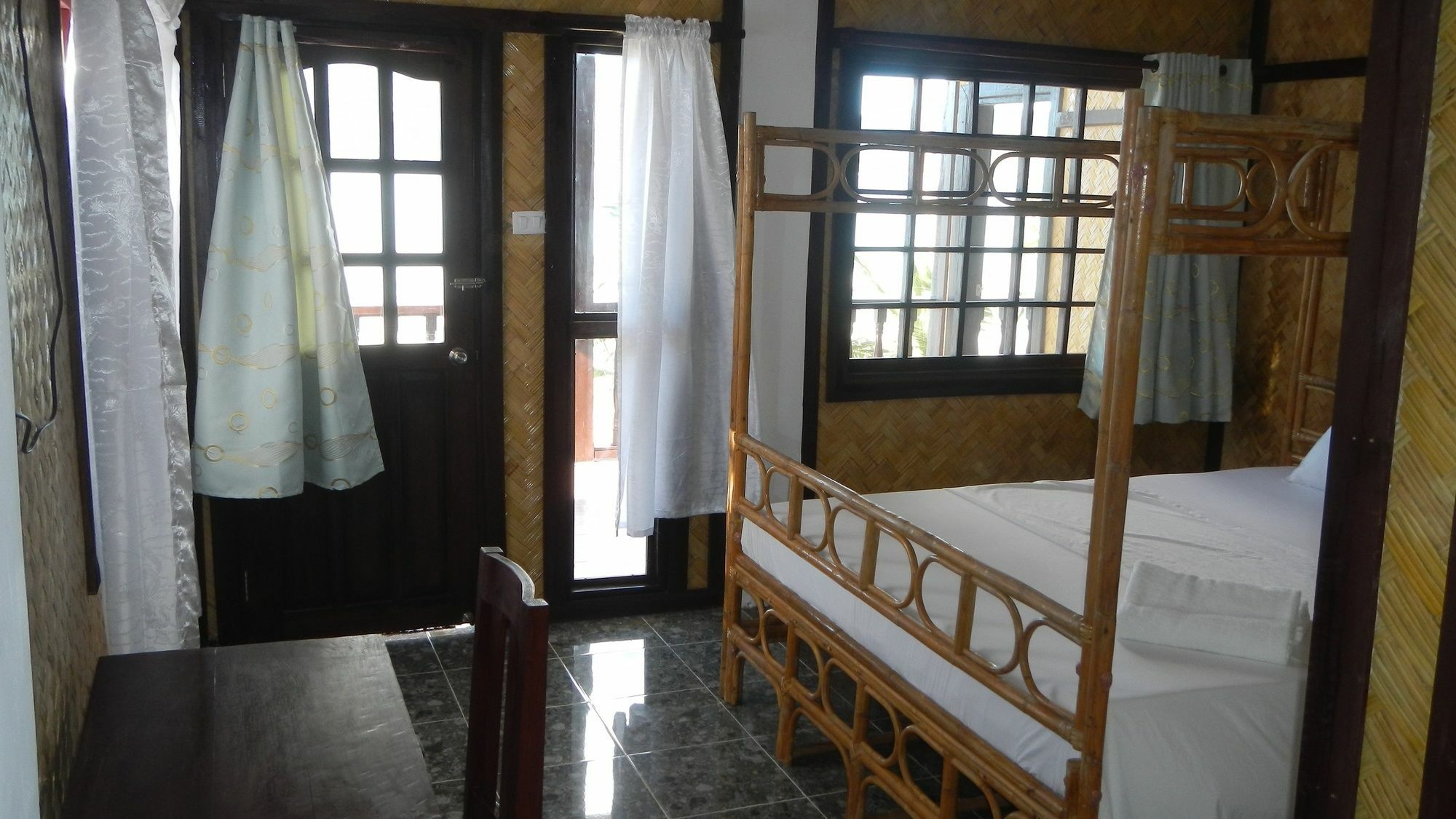 Hotel Las Cabanas Beach Resort El Nido