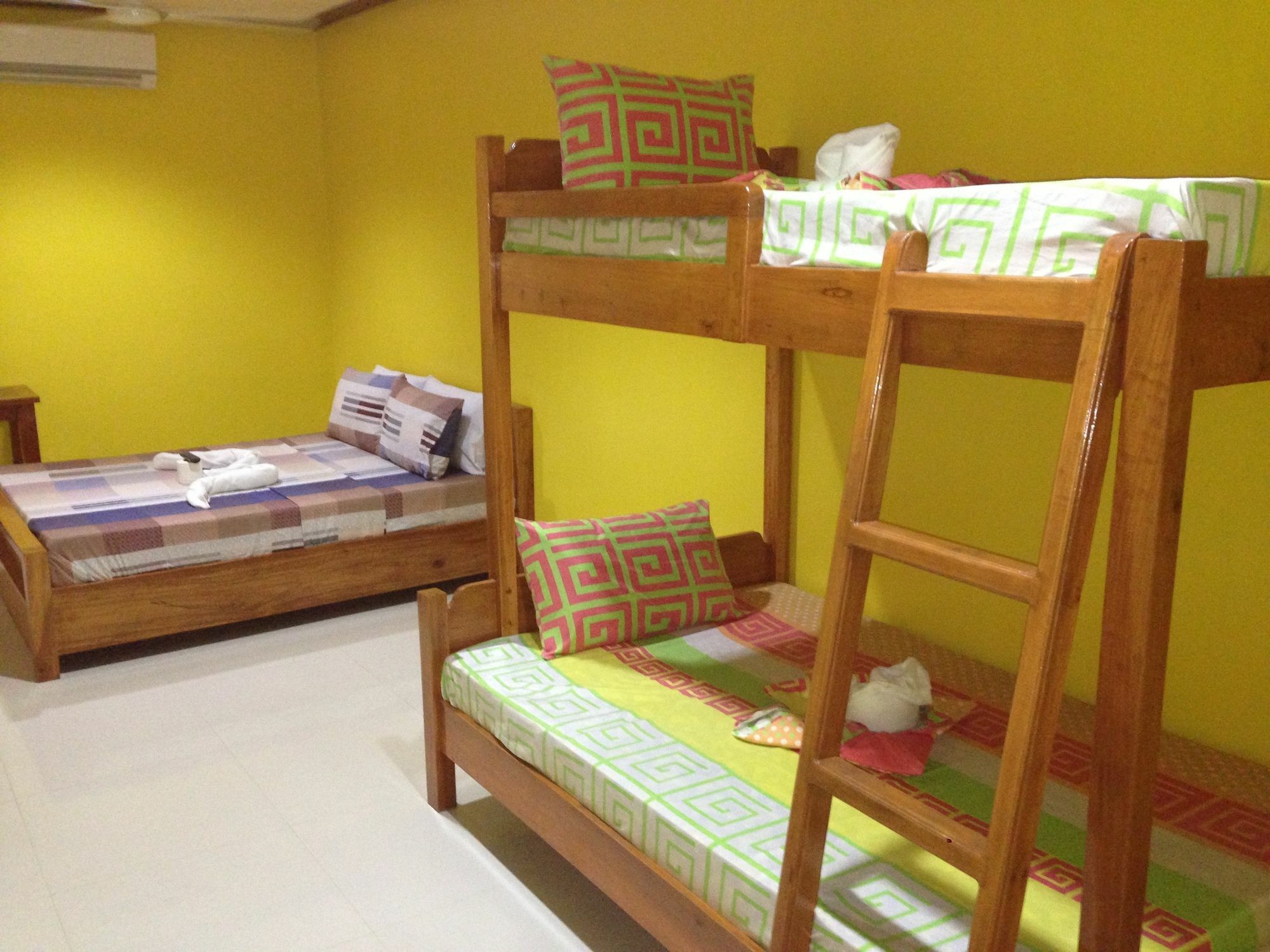Lodge Citrine Travel