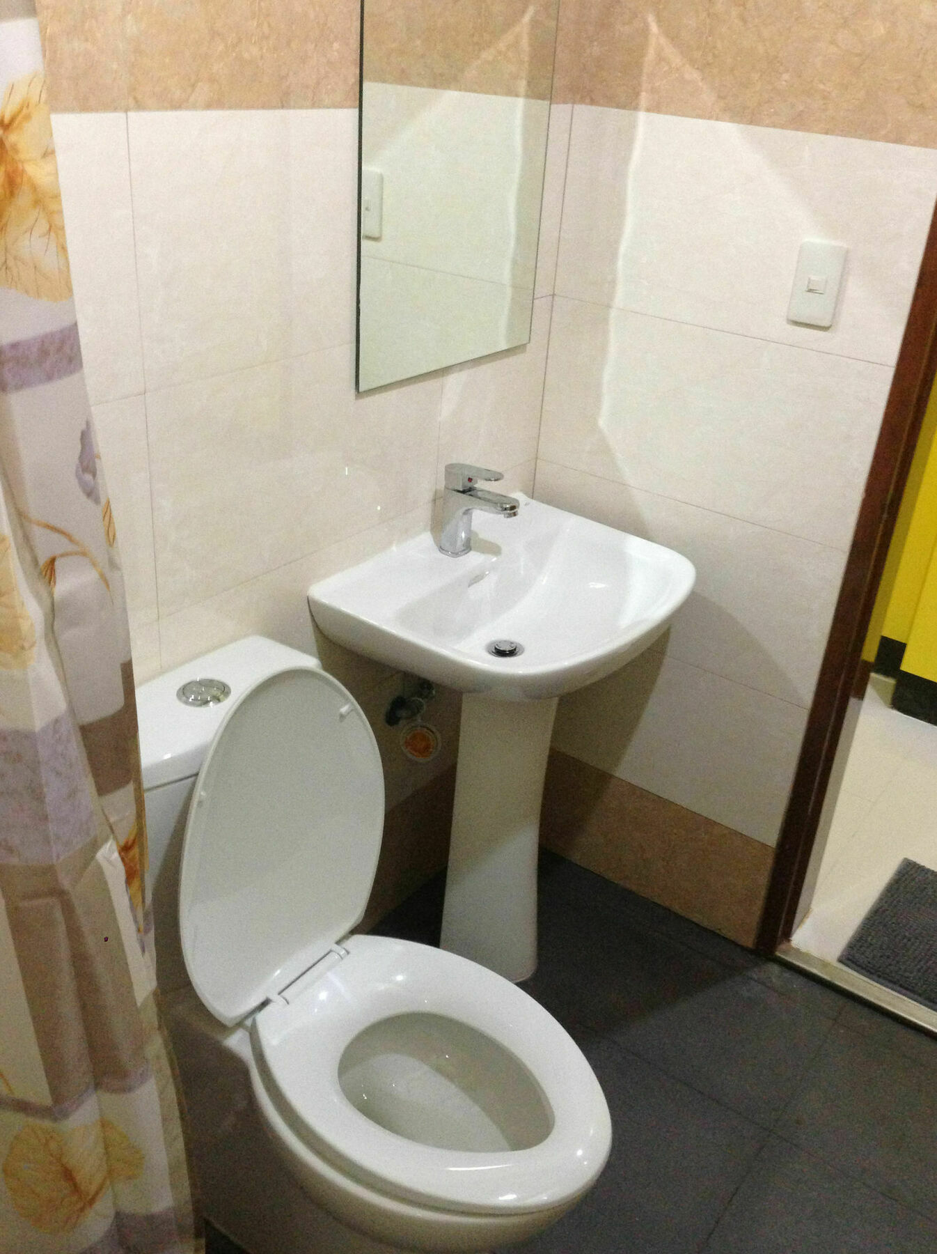 Lodge Citrine Travel *