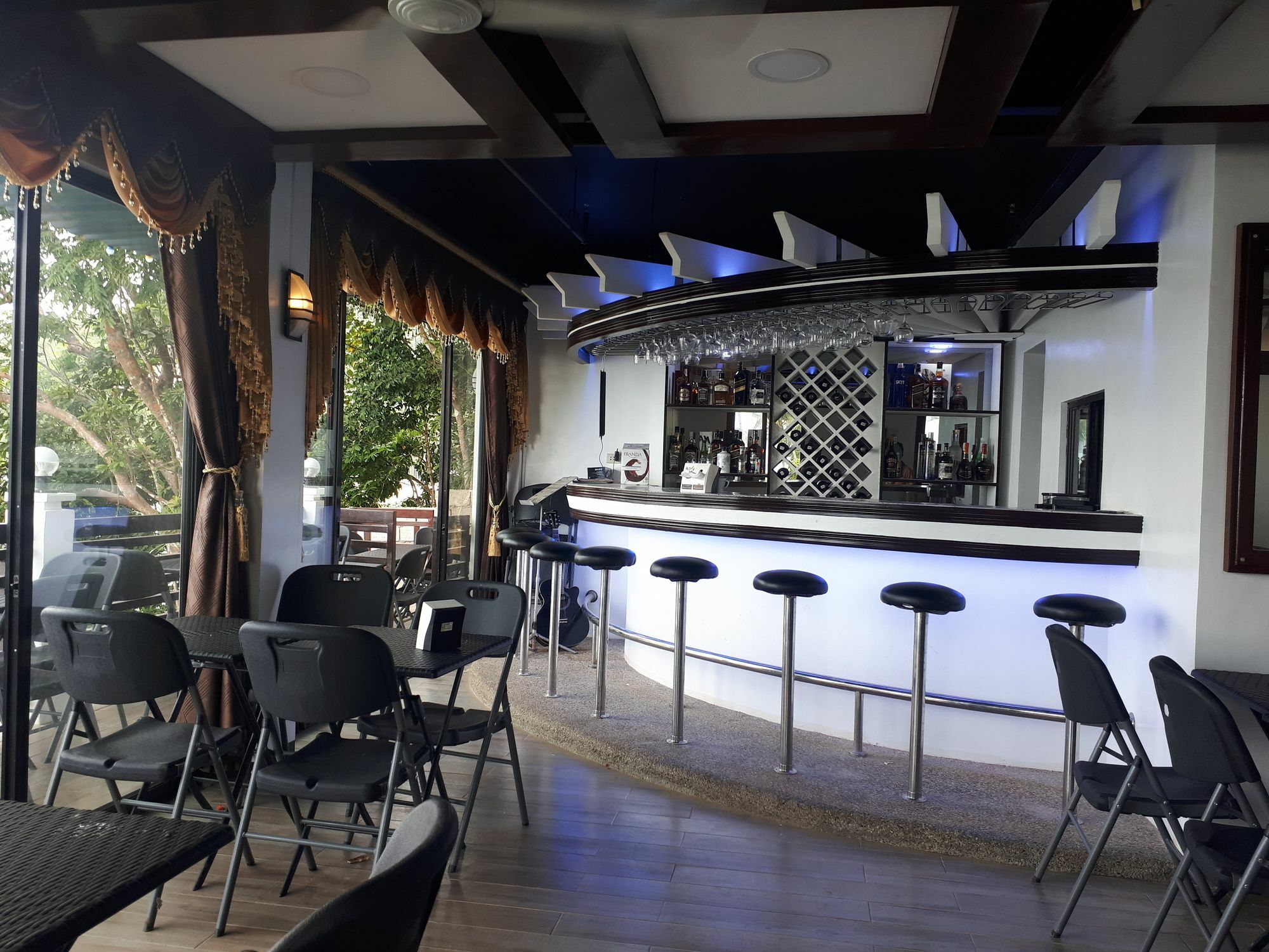 Resort Orange Pearl Beach