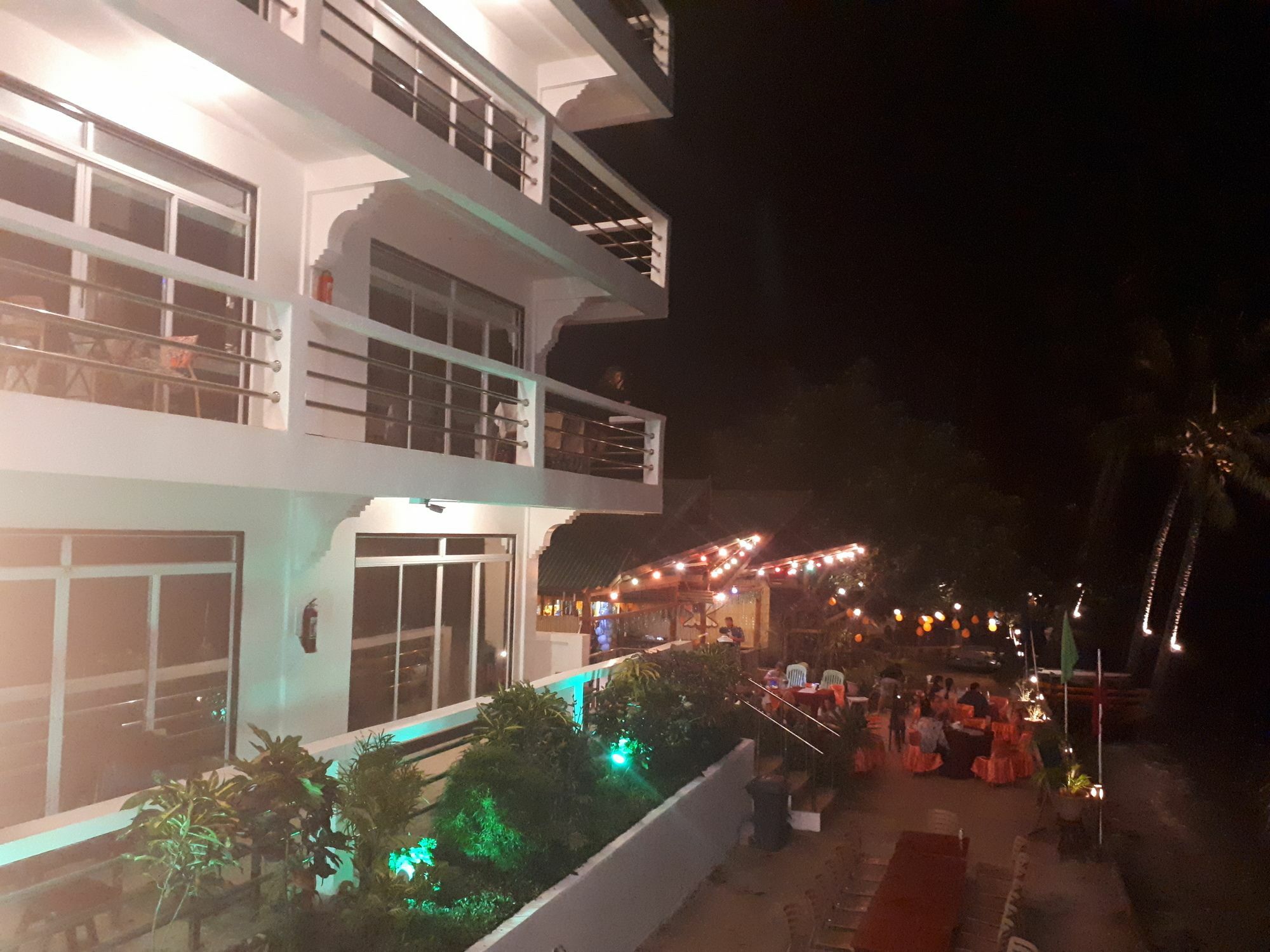 Resort Orange Pearl Beach