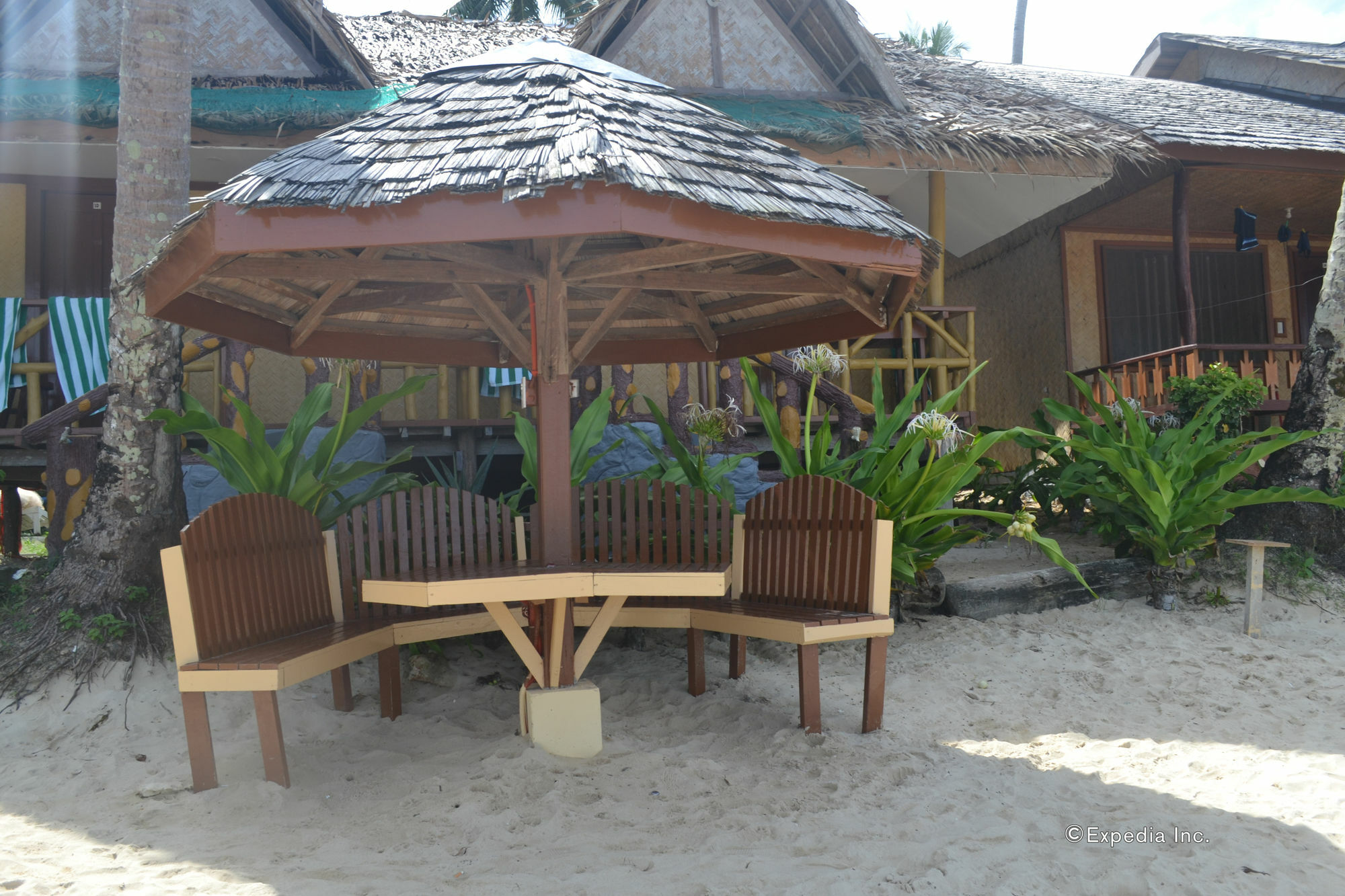 Resort Orange Pearl Beach El Nido