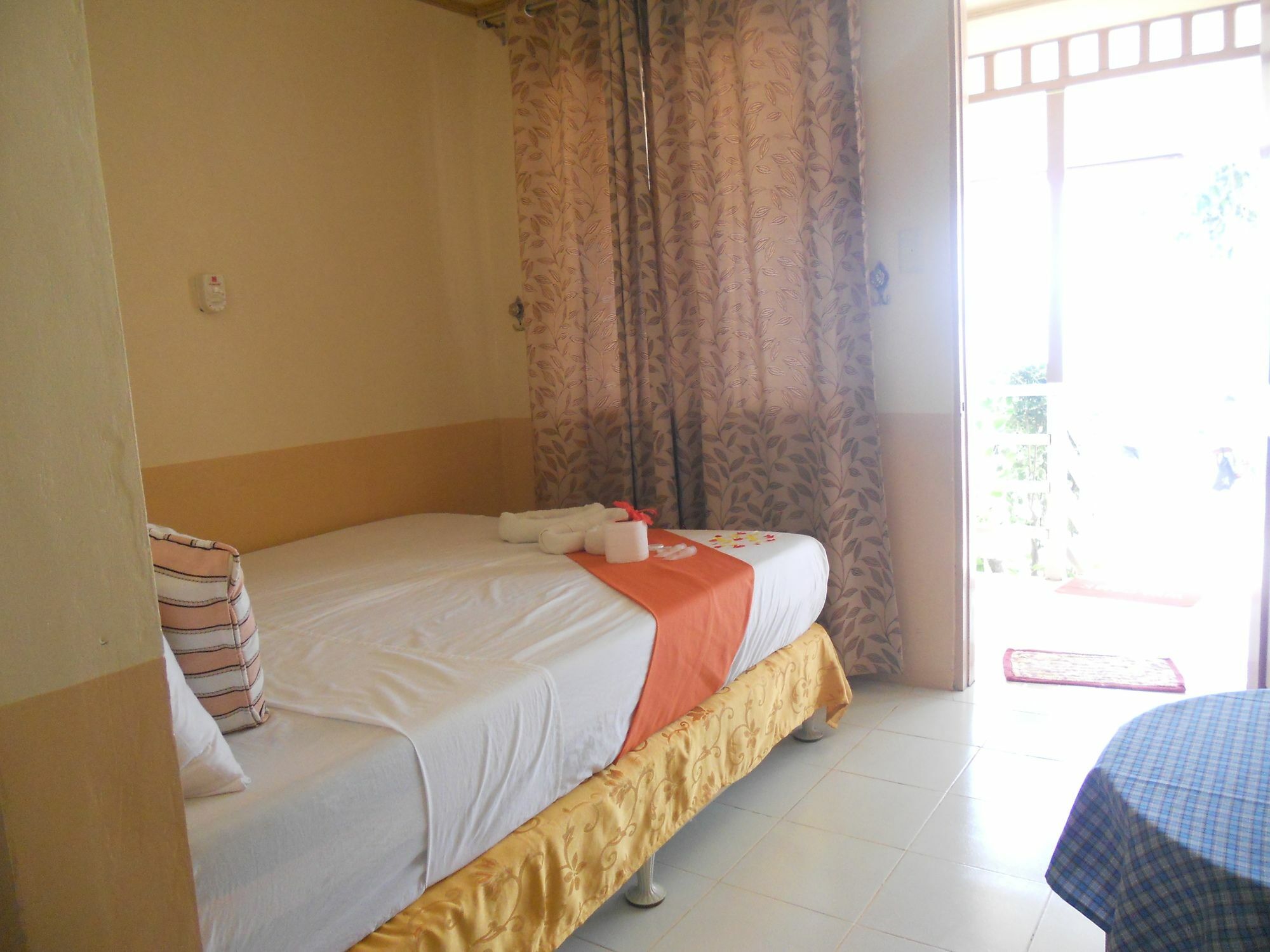 Resort Orange Pearl Beach El Nido