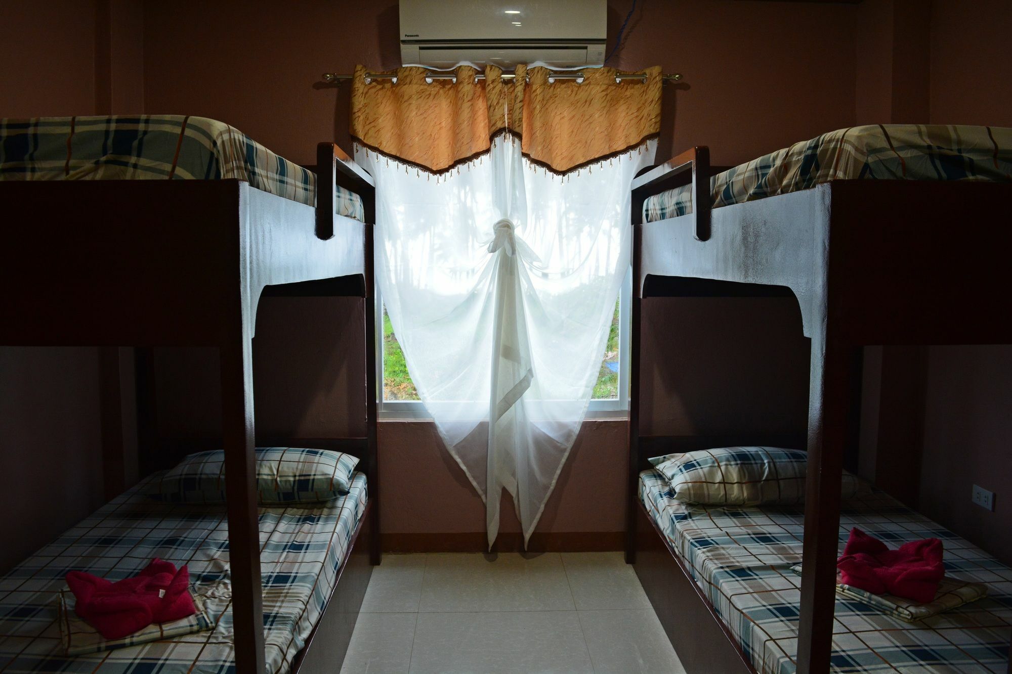 Oyo 712 Island Hop Nido 3*