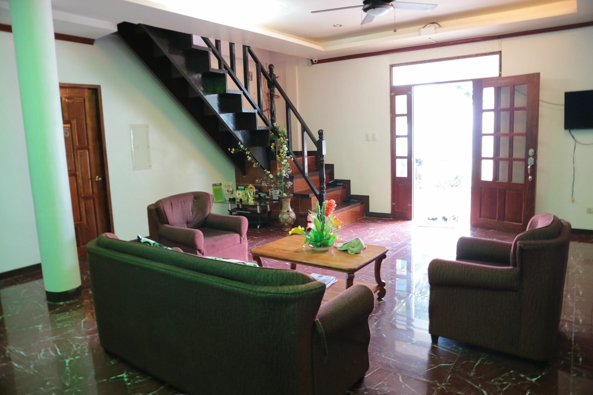 bahay-panuluyan Sophias 2*
