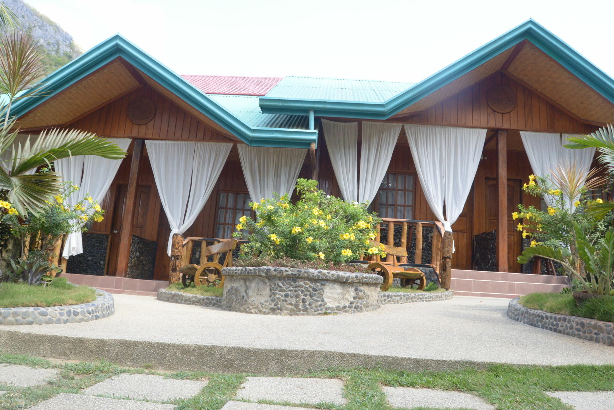 Jurias Garden El Nido