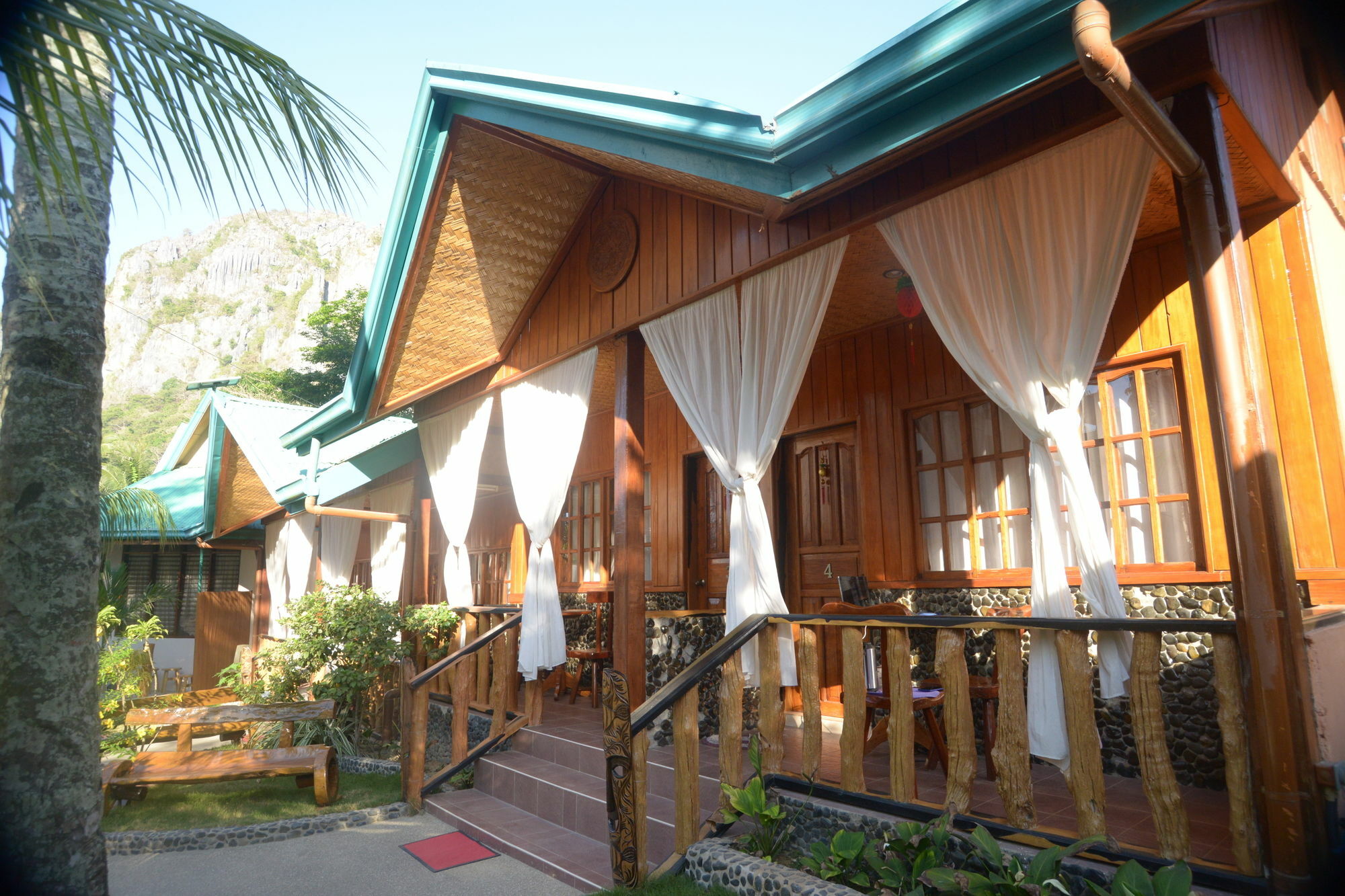 Hotel Jurias Garden