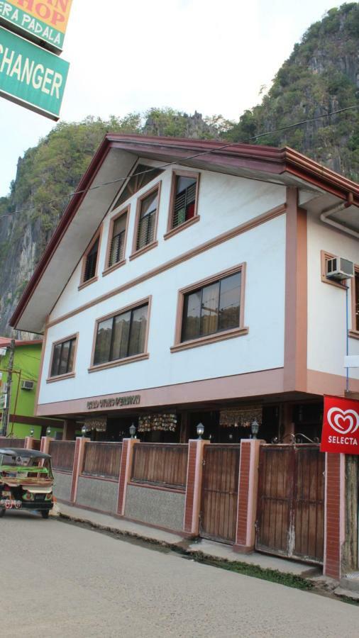 Bed & Breakfast Lolo Oyong House