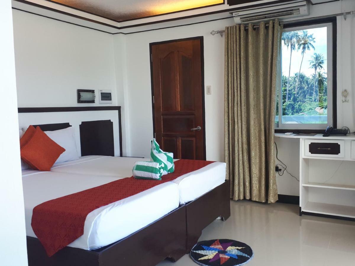 Orange Pearl Beach El Nido