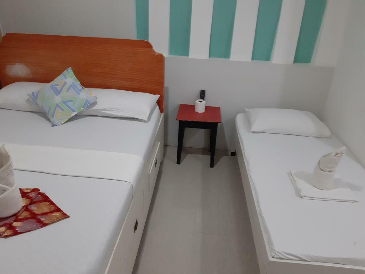 Oyo 712 Island Hop Nido Hotel