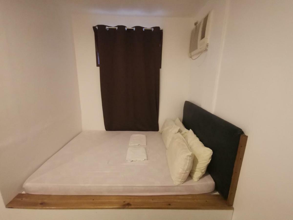 Hostel One - *