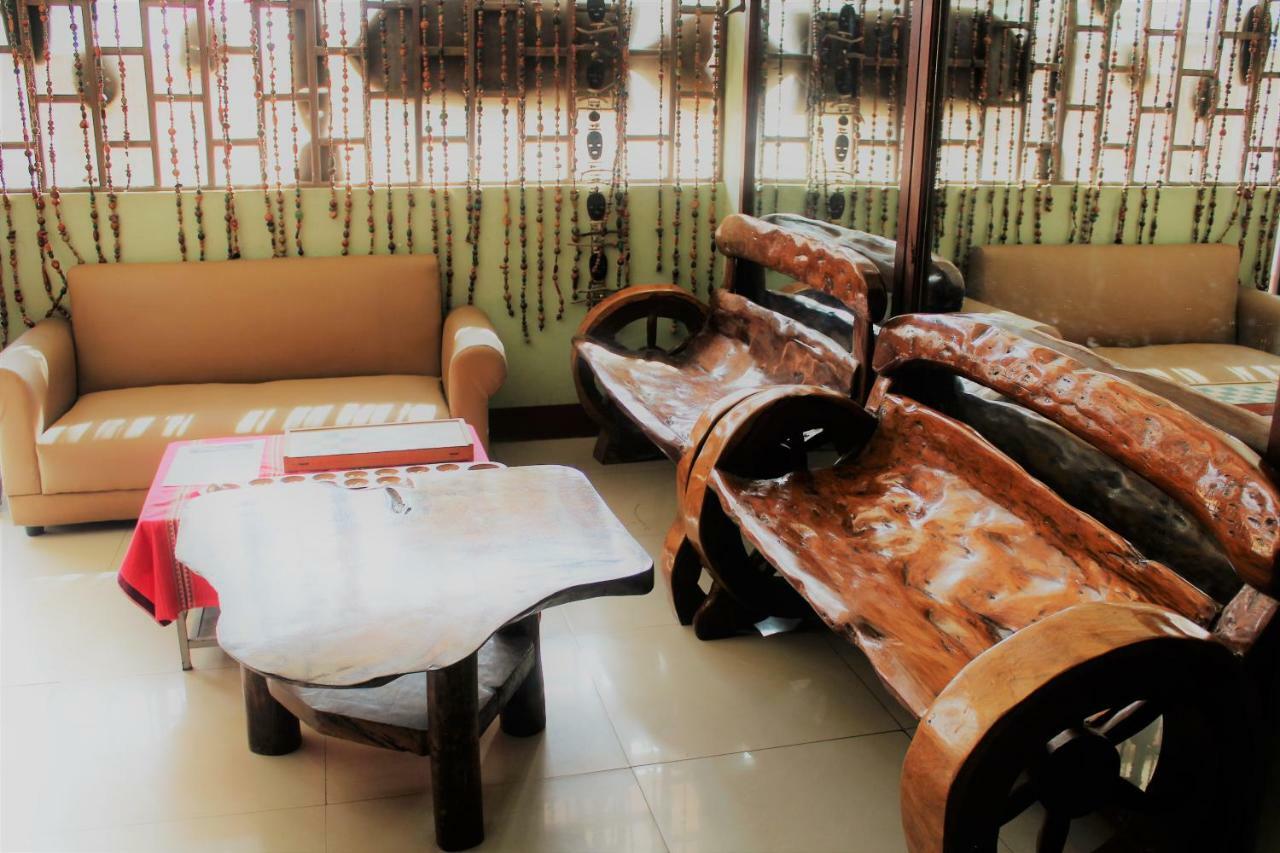 Lolo Oyong House
