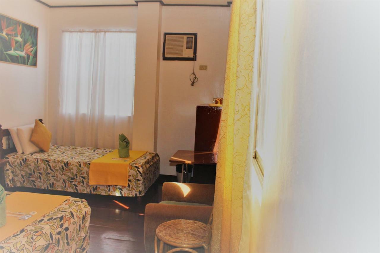 Bed & Breakfast Lolo Oyong House