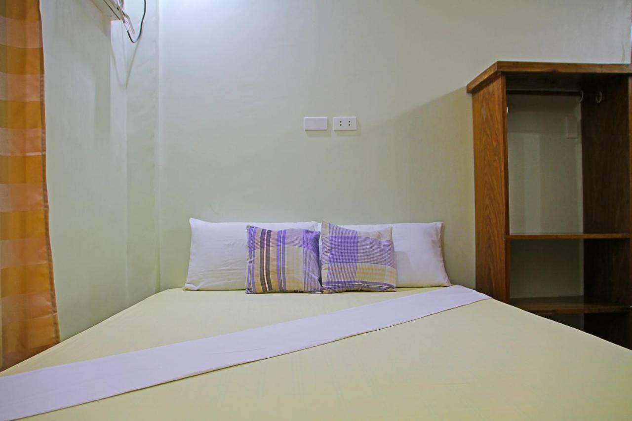 Inn Seaslugs Travellers *