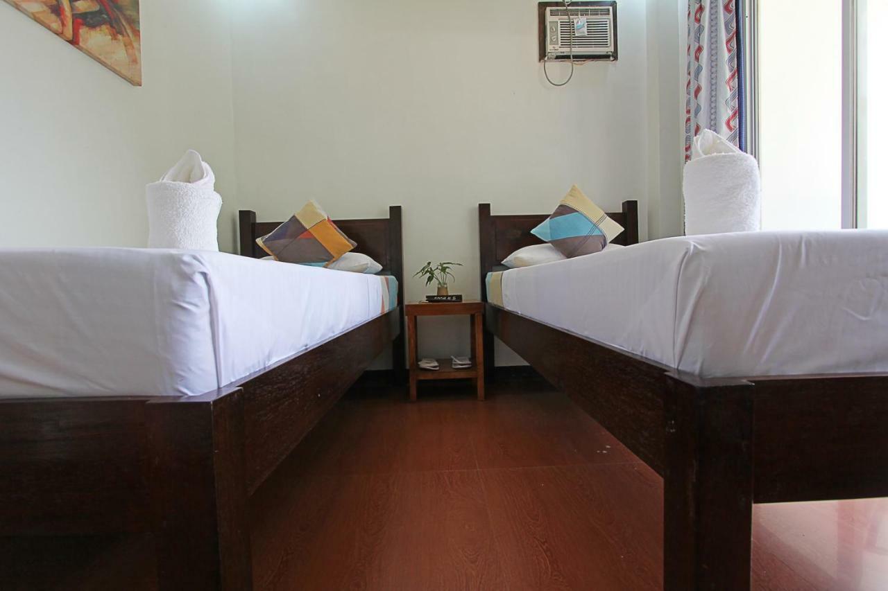 Inn Seaslugs Travellers *
