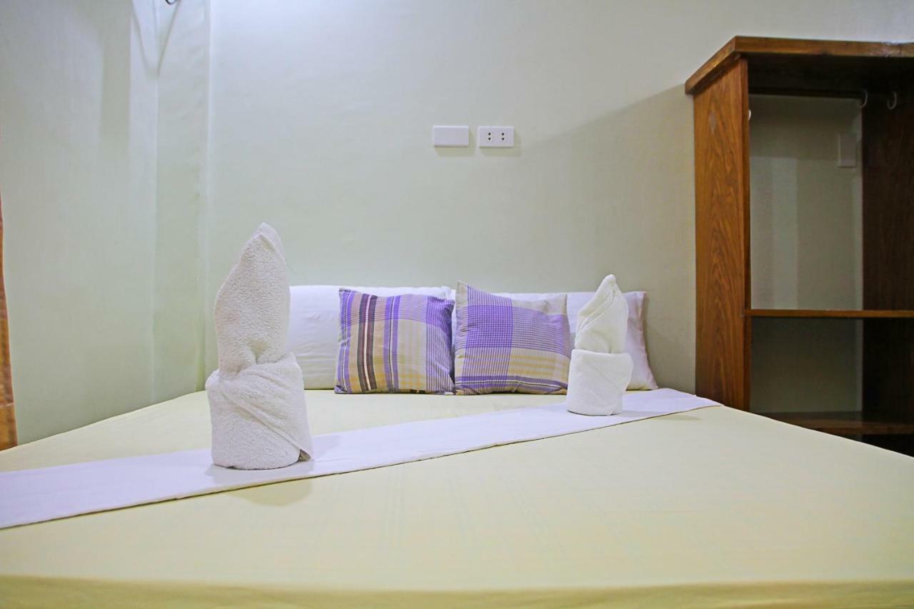 Inn Seaslugs Travellers *