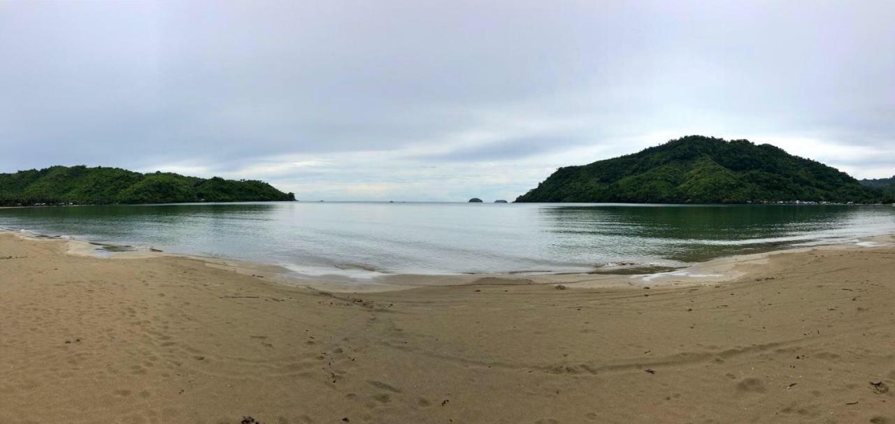 Bucana Beachfront Guest house El Nido