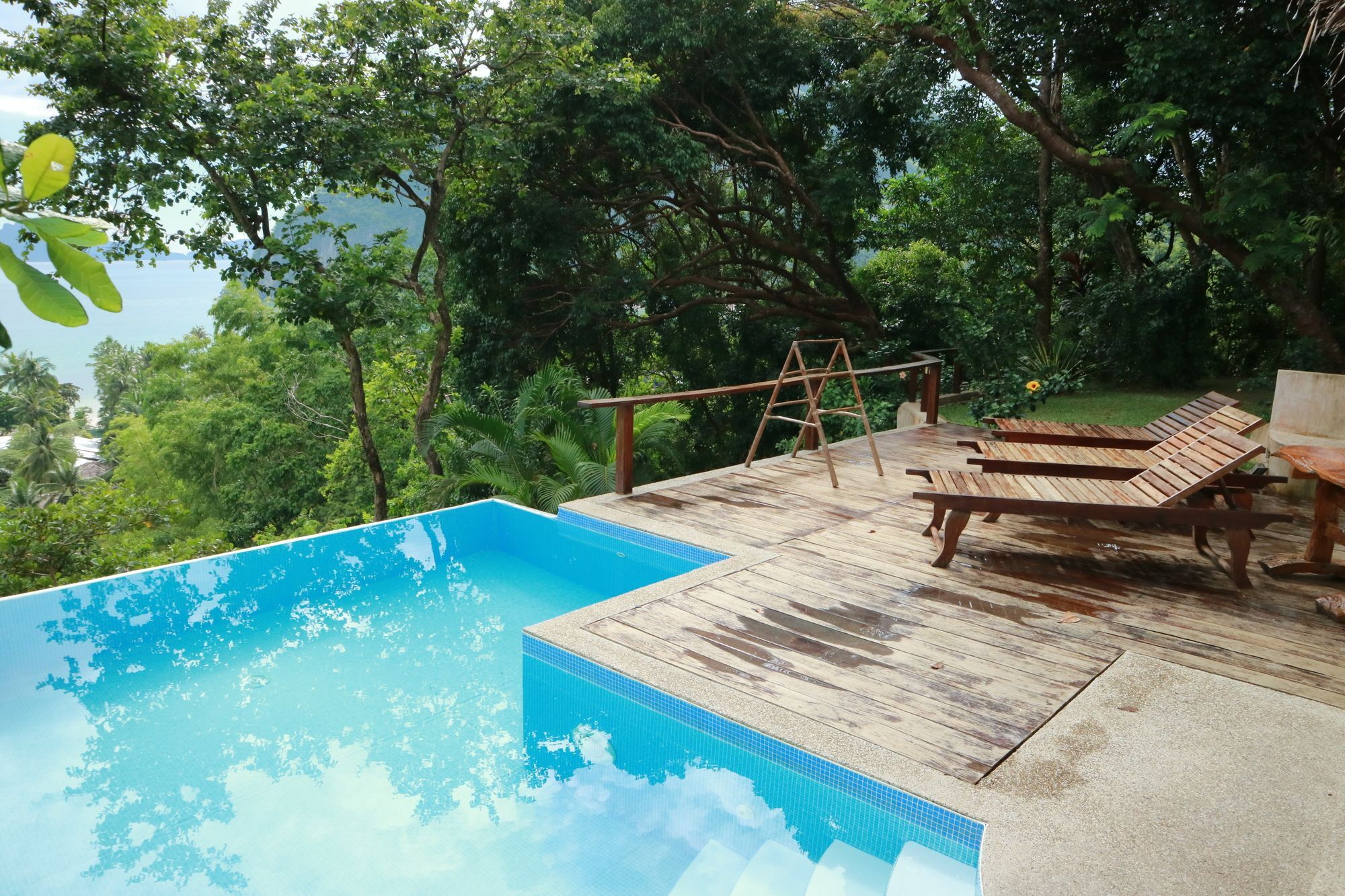 Overlooking Hotel 3*