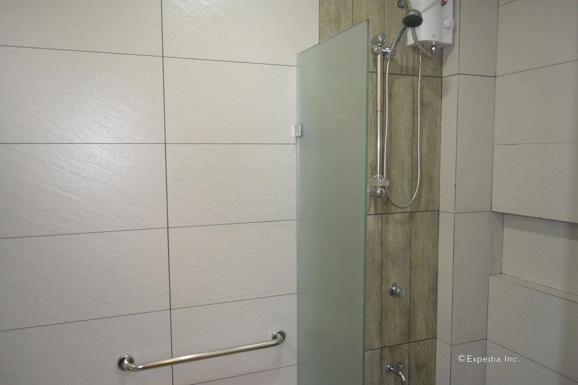 Lally And Abet Resort 3*
