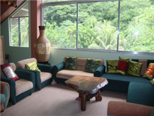 Bed & Breakfast Lolo Oyong House 2*