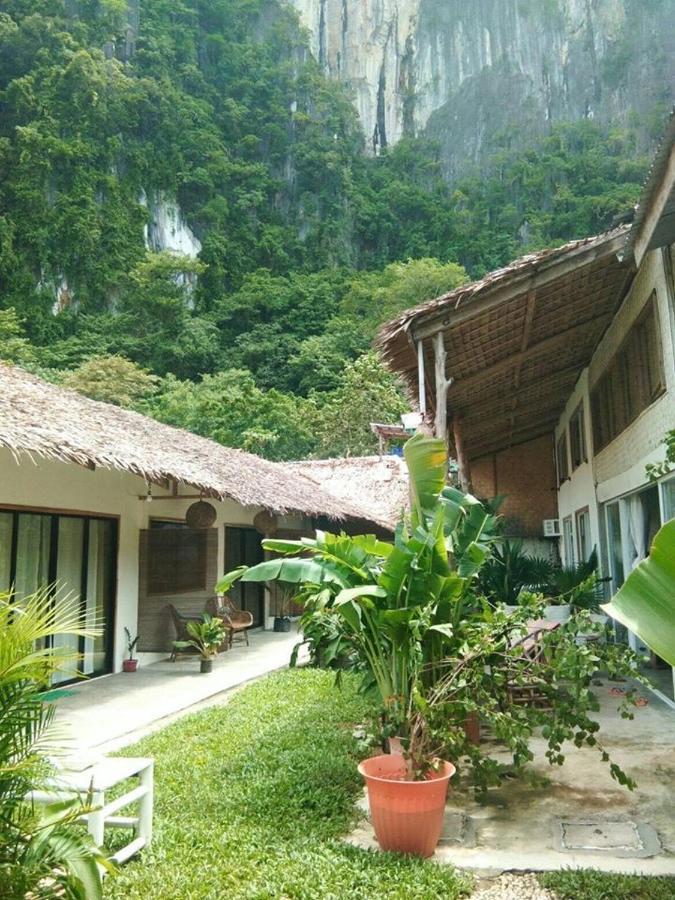 Apartment Garden Loft 90sqm In The Heart Of El Nido- 2 Bedrooms *