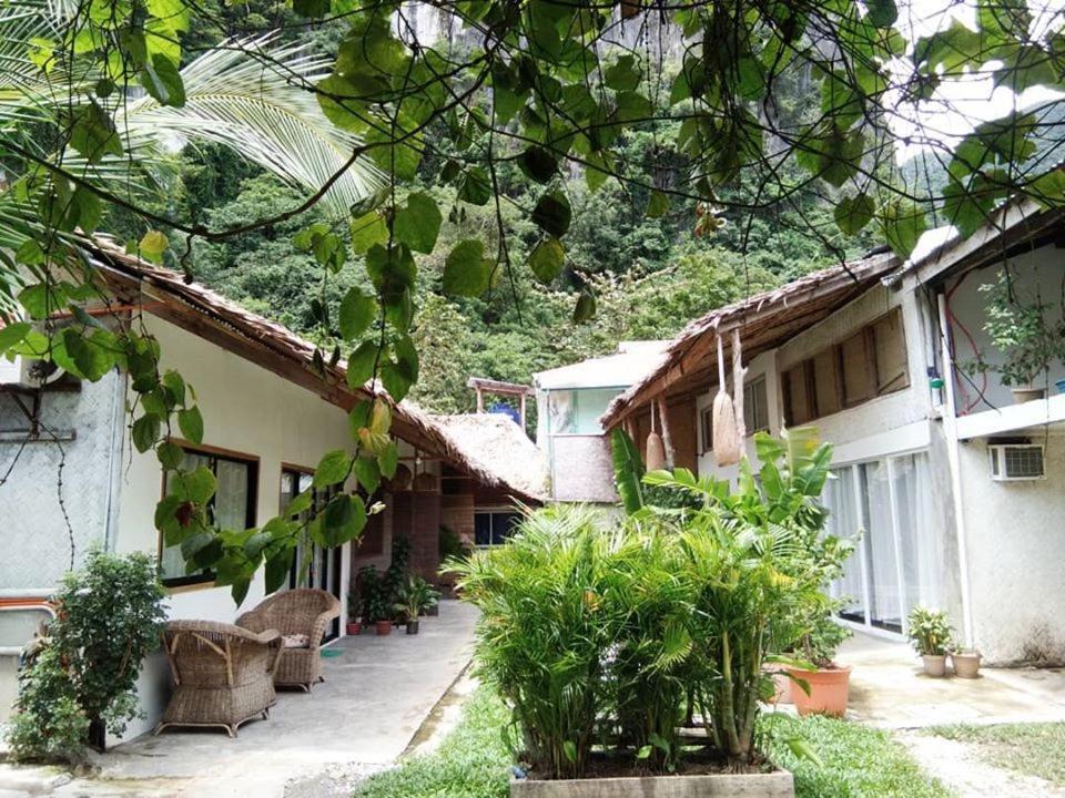 Apartment Garden Loft 90sqm In The Heart Of El Nido- 2 Bedrooms