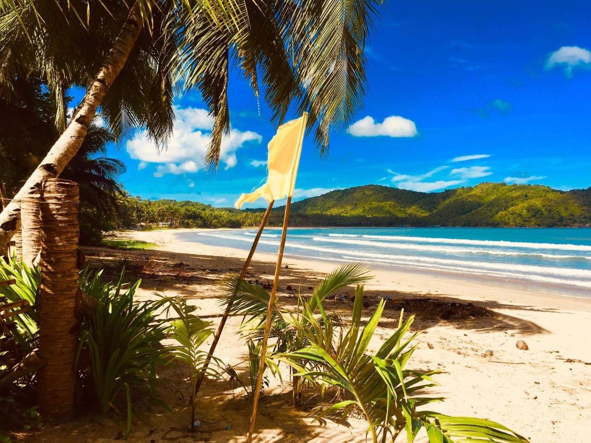 Zhaya's & * El Nido