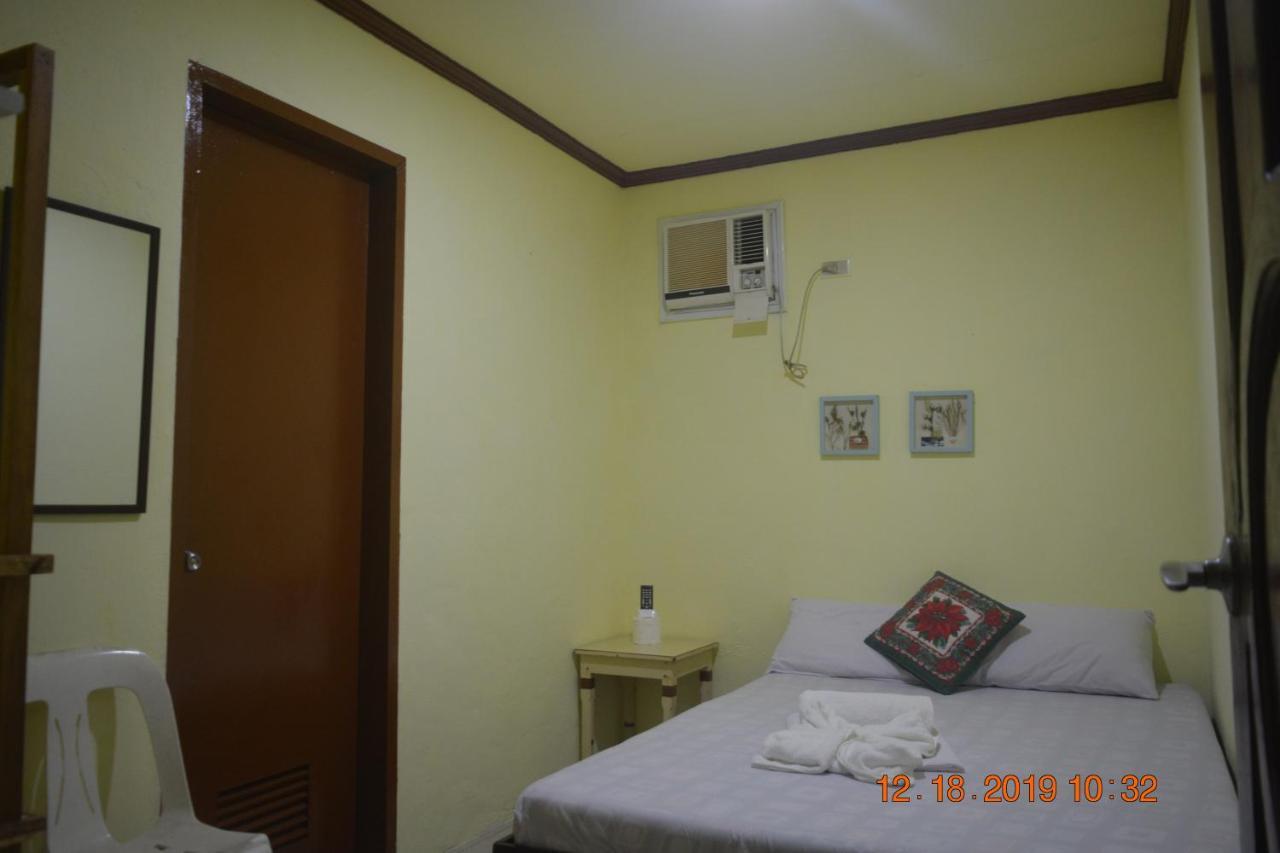 Oyo 712 Island Hop Nido Hotel 3*