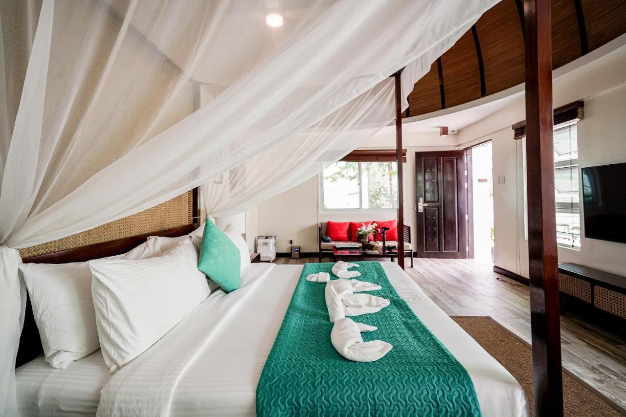 Weekends El Nido