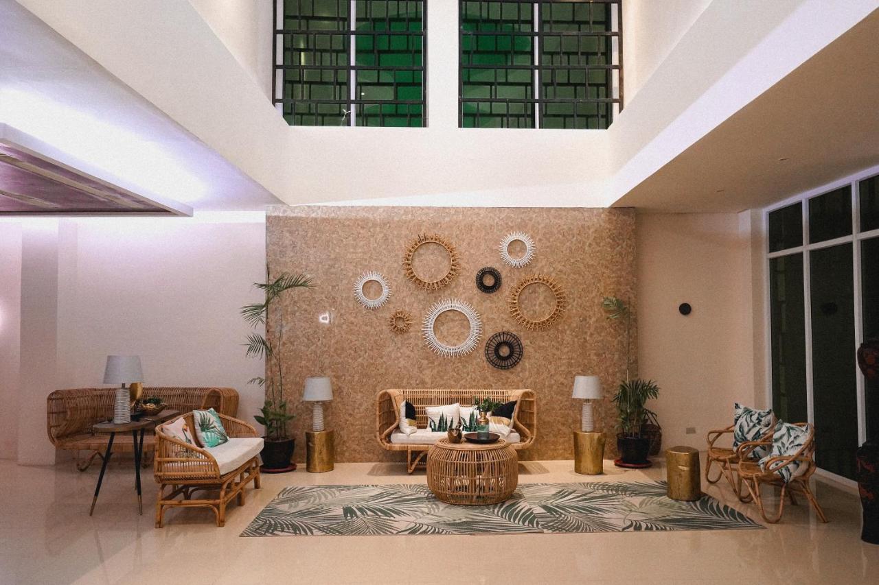 Weekends Resort El Nido