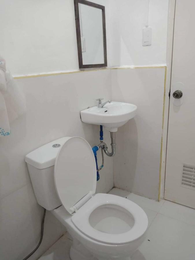 Oyo 689 Mando Mango Hotel 2*